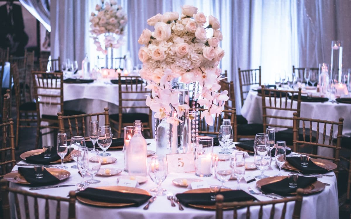 Decoración de un evento con globos y ambientación en un salón en Uruguay